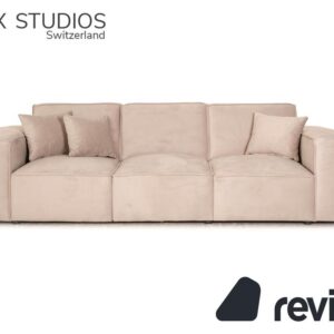 IconX STUDIOS Beluga Samt Stoff Viersitzer Sofa Couch Beige